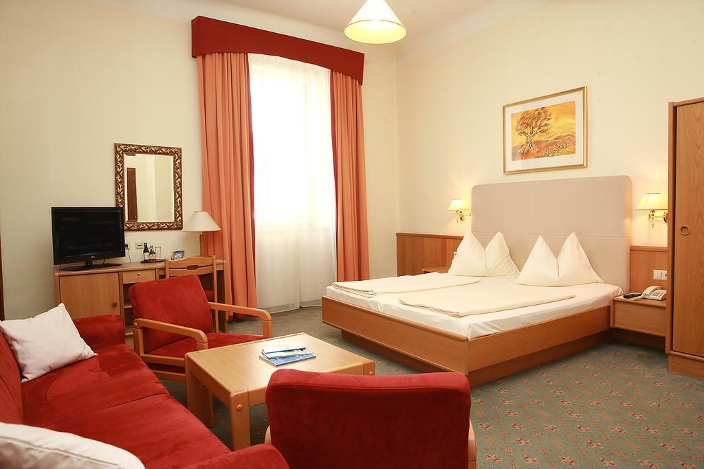 Altstadt Hotel Mosser Villach Habitación foto