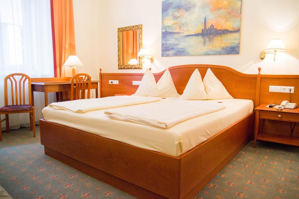 Altstadt Hotel Mosser Villach Exterior foto